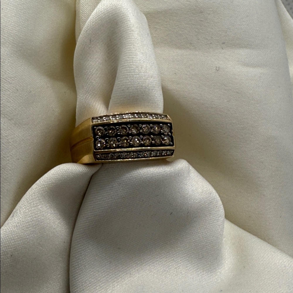 10K Gold Ring with Chocolate and White Diamonds Size 7 Hallow